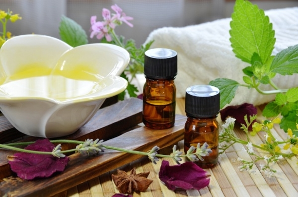Aromaterapia, un remediu pentru problemele menstruale